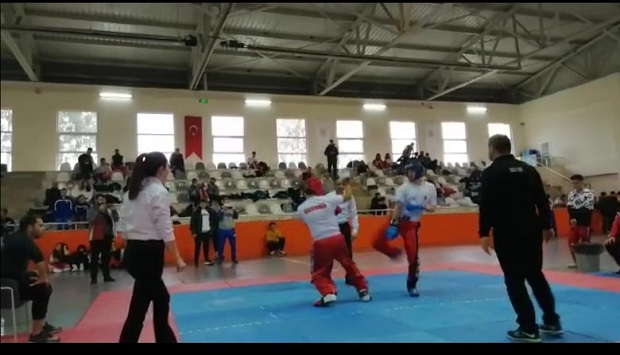 KİCK BOKSÇULAR TATAMİDE ŞOV YAPTILAR